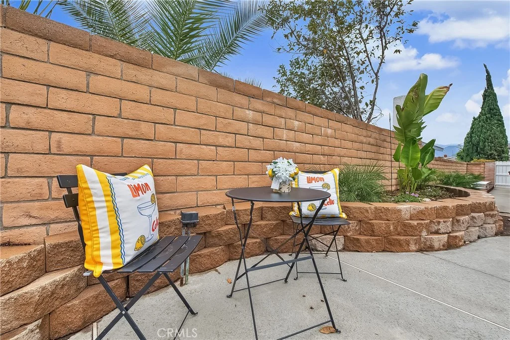 286 W Renwick Rd, Azusa, CA 91702
