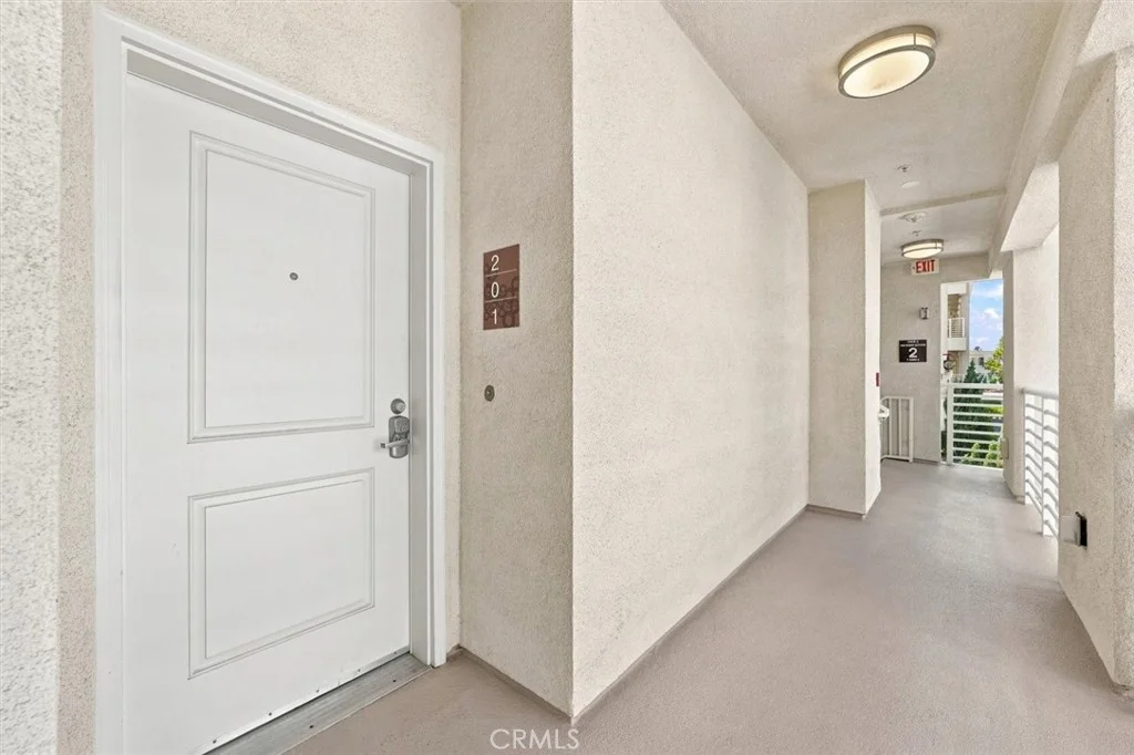 13124 Central Ave Unit 201, Hawthorne, CA 90250