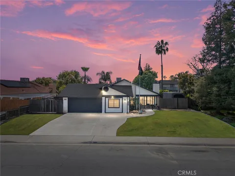 13805 San Esteban Avenue, Bakersfield, CA MLS: SW25085100
