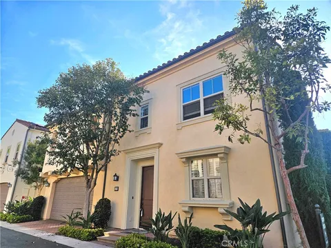117 Blaze, Irvine, CA MLS: PW25064809
