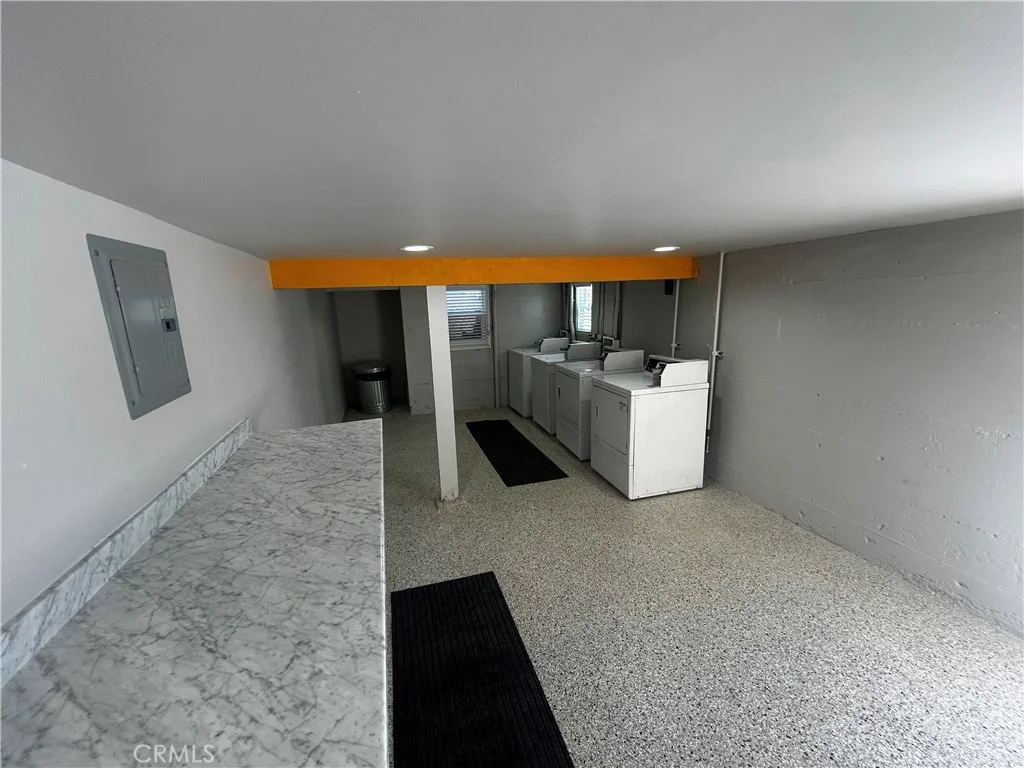 2720 E Wall Street, Signal Hill, CA 90755