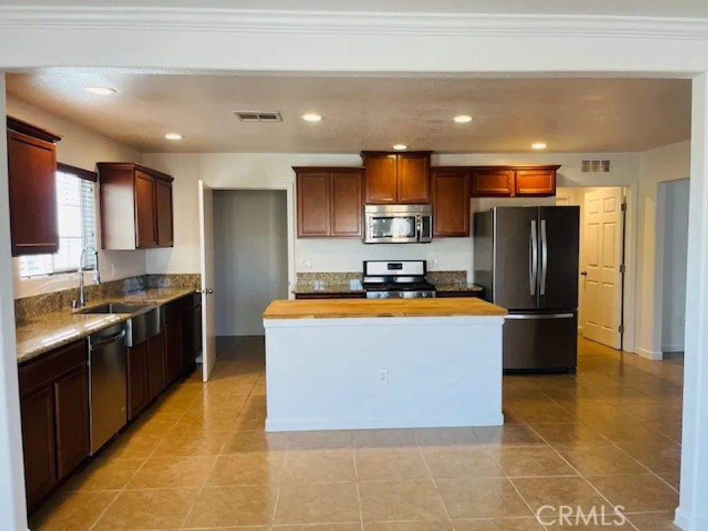 Additional image 5 of 20236 Graham Street, California City, CA 93505