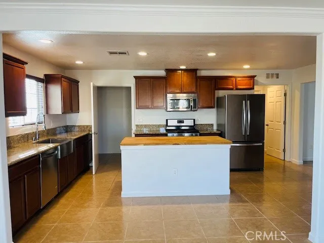 Additional image 29 of 20236 Graham Street, California City, CA 93505