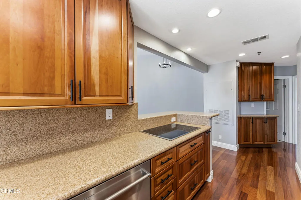 Additional image 8 of 5728 Oak Bend Lane Unit 312, Oak Park, CA 91377