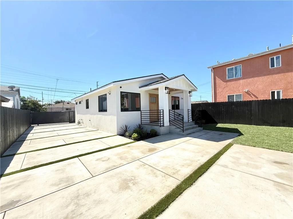 236 E E 99th St, Los Angeles, CA 90003 photo 5