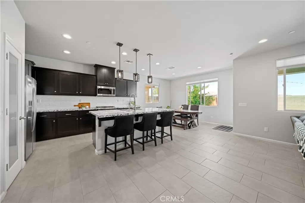 Additional image 47 of 227 Hammersmith Dr, Bakersfield, CA 93314