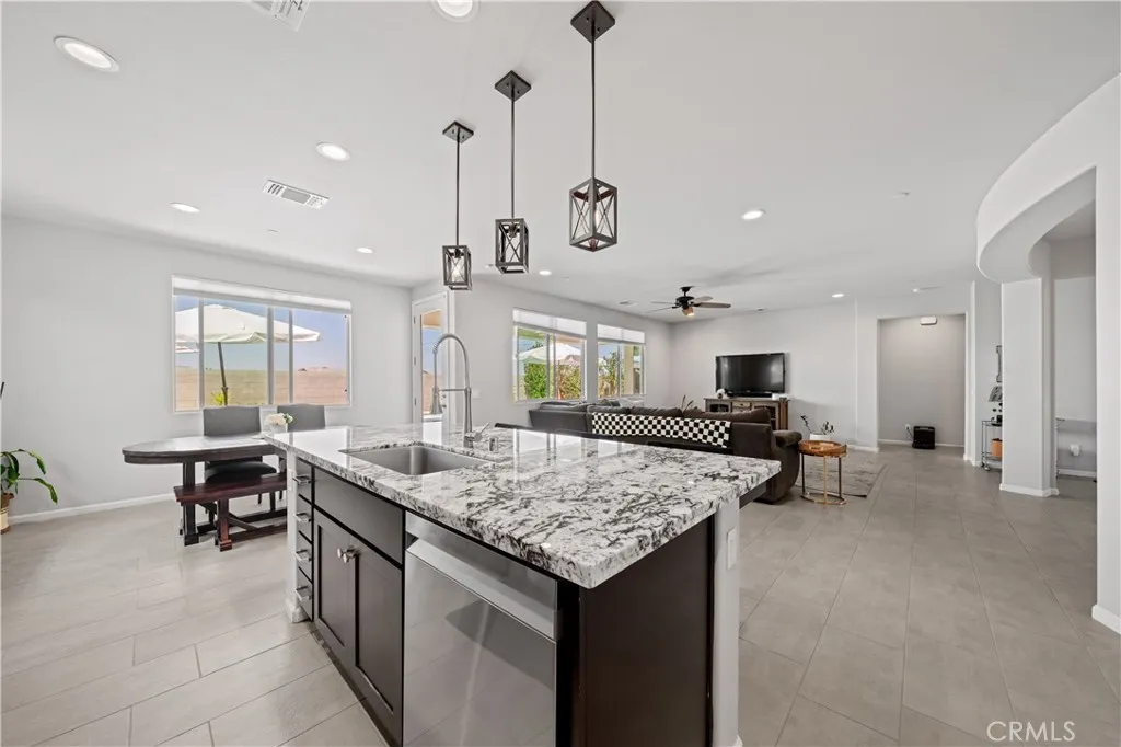 Additional image 45 of 227 Hammersmith Dr, Bakersfield, CA 93314