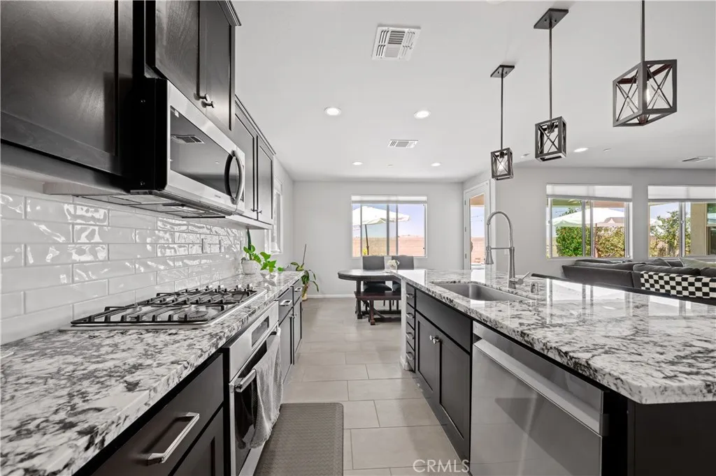Additional image 43 of 227 Hammersmith Dr, Bakersfield, CA 93314