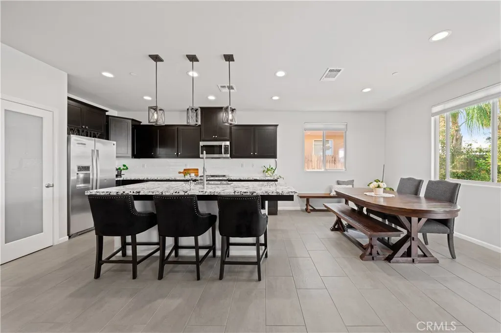 Additional image 11 of 227 Hammersmith Dr, Bakersfield, CA 93314