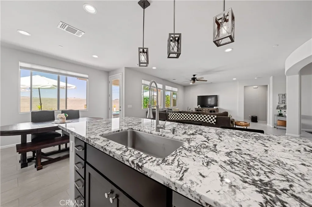 Additional image 44 of 227 Hammersmith Dr, Bakersfield, CA 93314