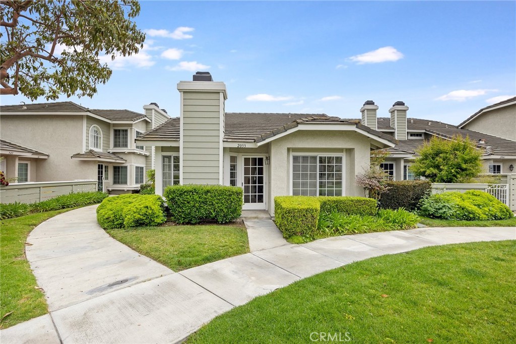 2033 62 W hartford Place 62 W 62, Anaheim, CA 92801 - MLS#: PW23083334