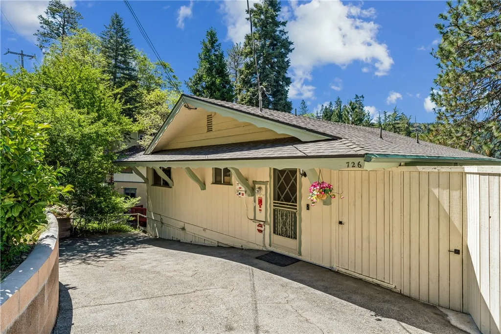 Additional image 6 of 726 Arth Drive, Crestline, CA 92325