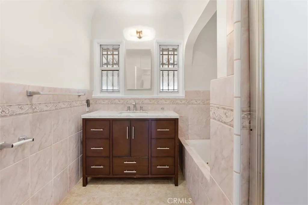 Additional image 35 of 10233 S 3rd Avenue, Inglewood, CA 90303
