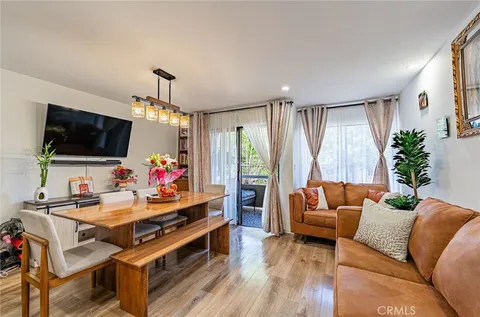 365 W Alameda Avenue Unit 203, Burbank, CA MLS: RS25103311