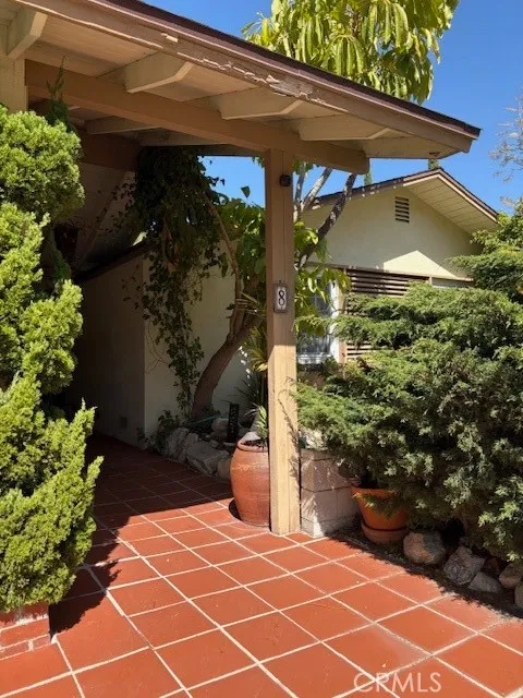 8 Silver Spring Drive, Rolling Hills Estates, CA MLS: SB25052612