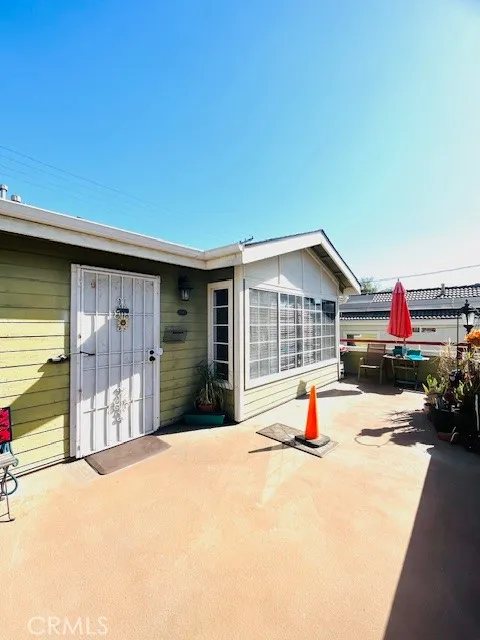 1864 Raymond Ave Unit 4, Signal Hill, CA MLS: SW25055274