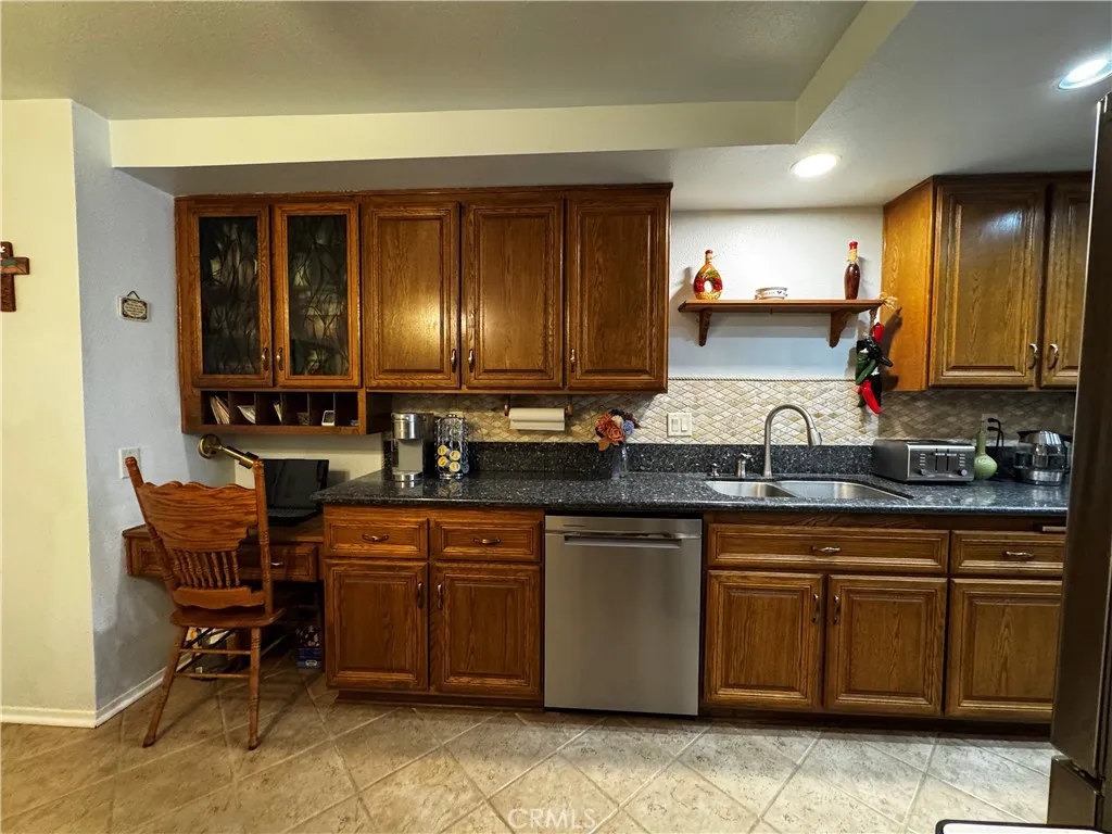 Additional image 39 of 20607 Roscoe Blvd Unit C, Winnetka, CA 91306