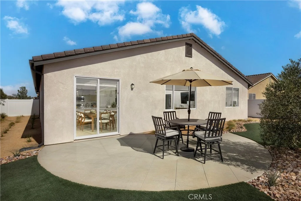 1553 E Holguin Street, Lancaster, CA 93535