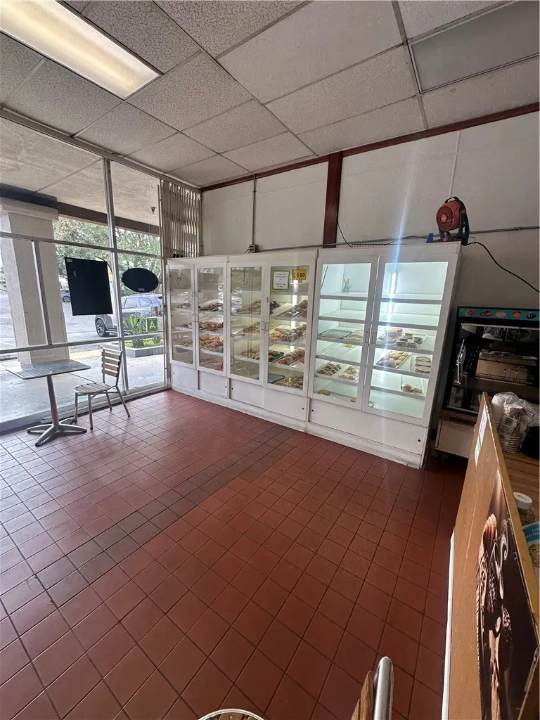 Additional image 5 of 11918 Foothill blvd, Sylmar, CA 91342