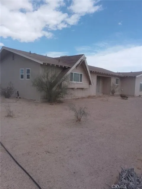 46838 Twin Lakes Drive, Newberry Springs, CA 92365 - MLS#: HD25050394