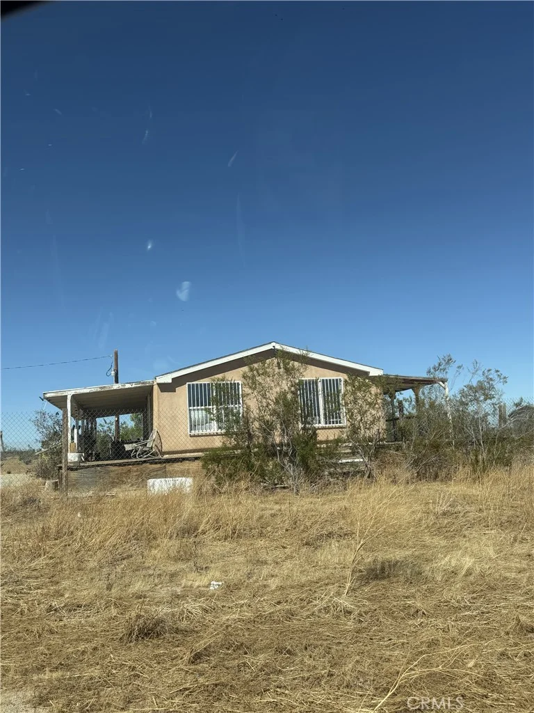 14552 Caughlin Rd, Phelan, CA 92371 photo 4