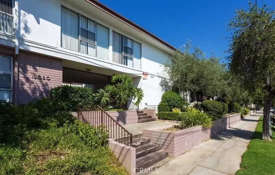 13050 Dronfield Ave, Sylmar, CA 91342