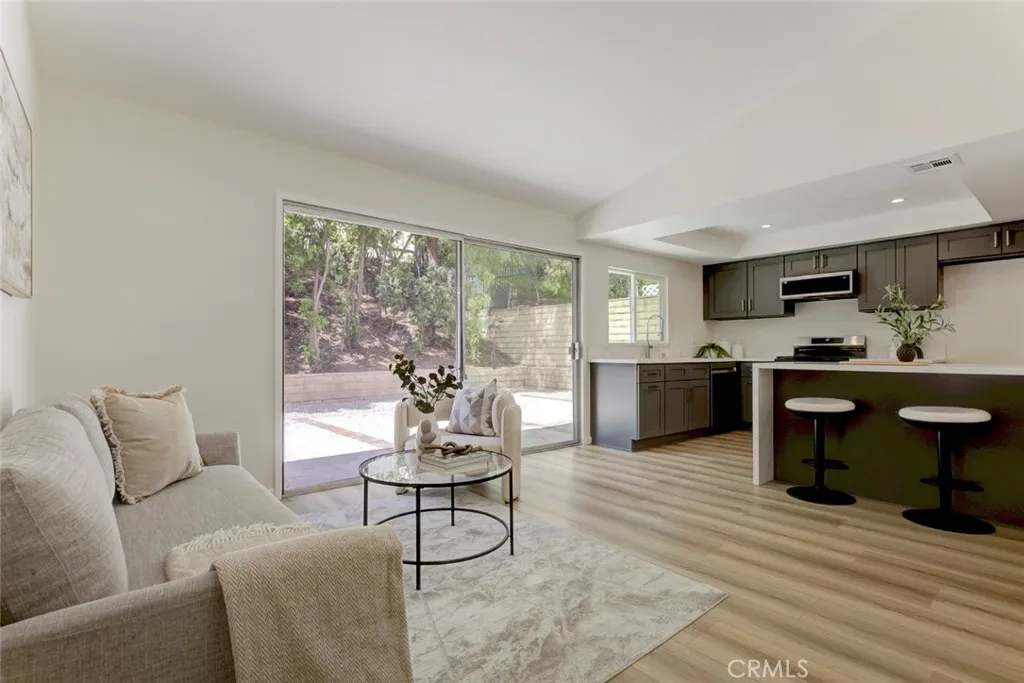 Additional image 11 of 3256 N Frederic St, Burbank, CA 91504