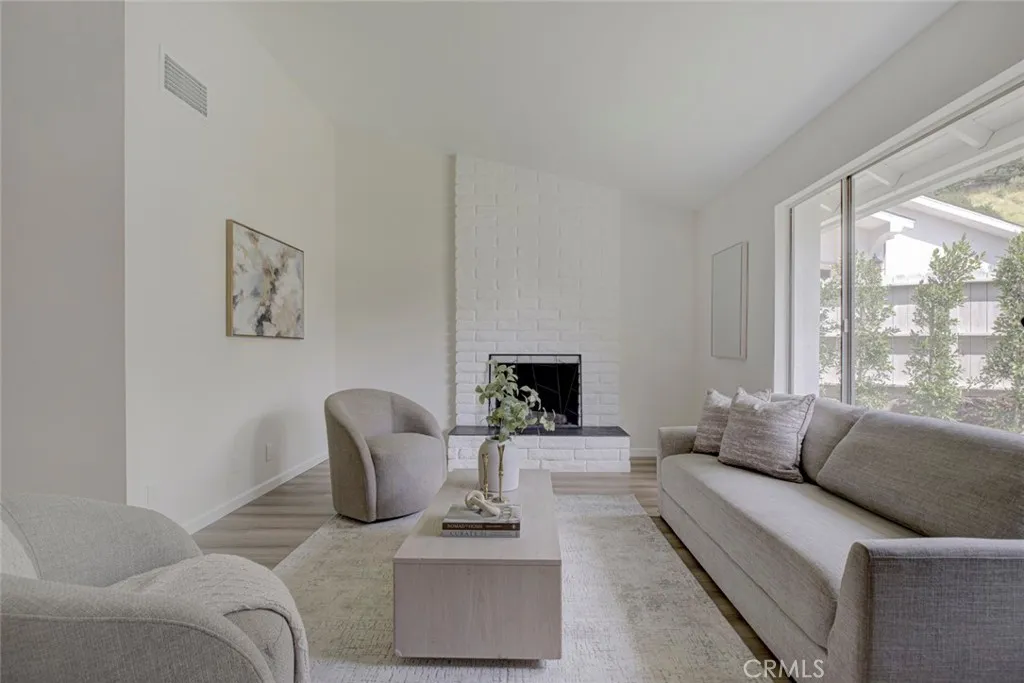 Additional image 6 of 3256 N Frederic St, Burbank, CA 91504