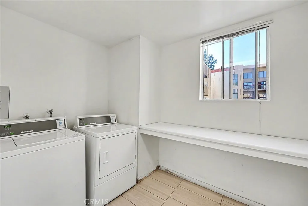 14141 Dickens St Unit 111, Sherman Oaks, CA 91423