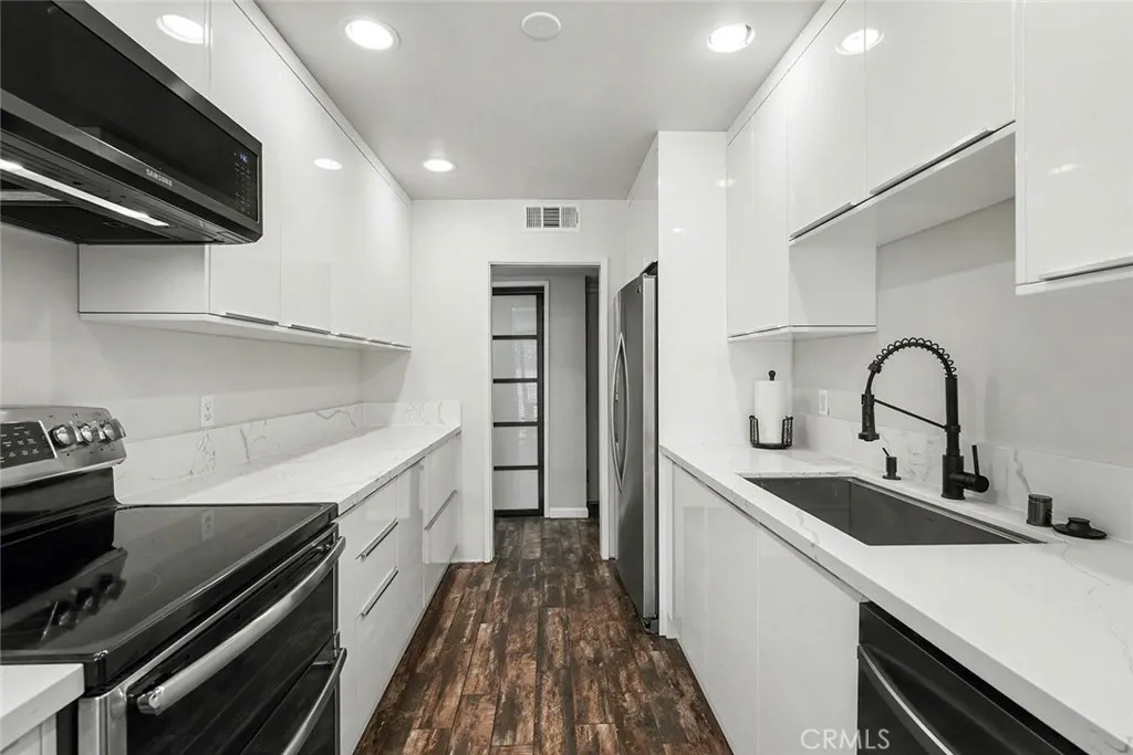 Additional image 33 of 14141 Dickens St Unit 111, Sherman Oaks, CA 91423