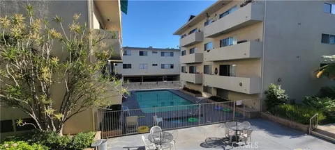 5400 Lindley Avenue Unit 116, Encino, CA MLS: SR25104121