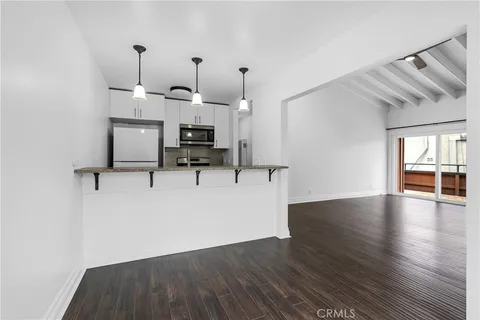 1001 W Stevens Avenue W Unit 202, Santa Ana, CA MLS: PW25101669