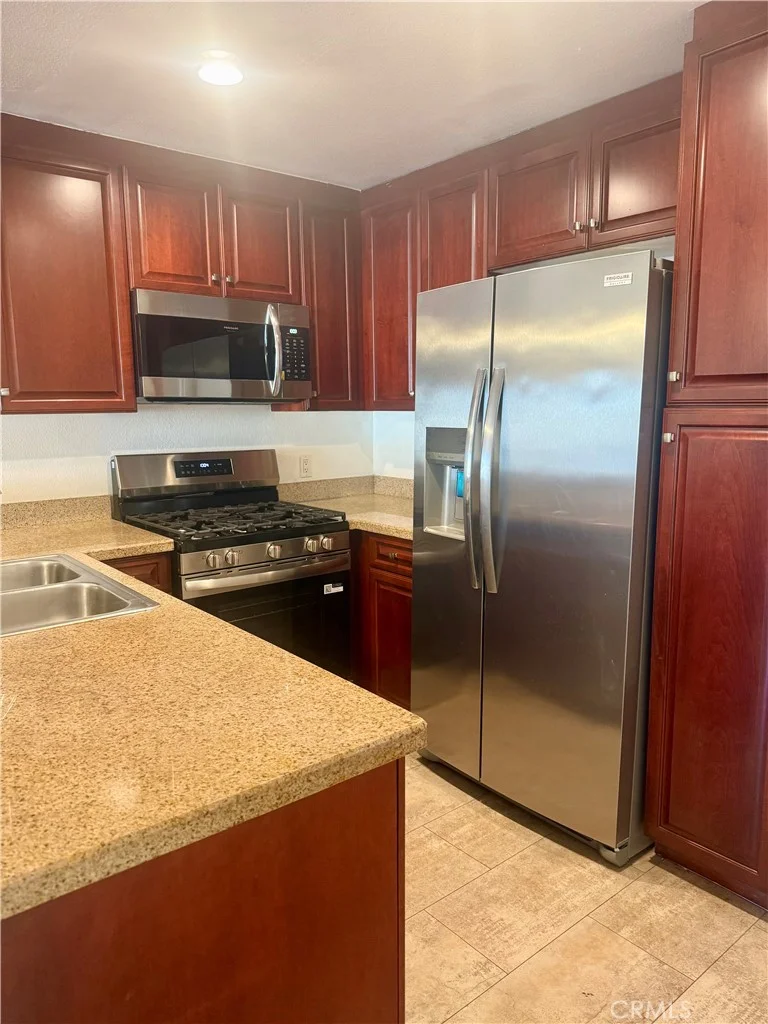 5515 Canoga Ave Unit 304, Woodland Hills, CA 91367