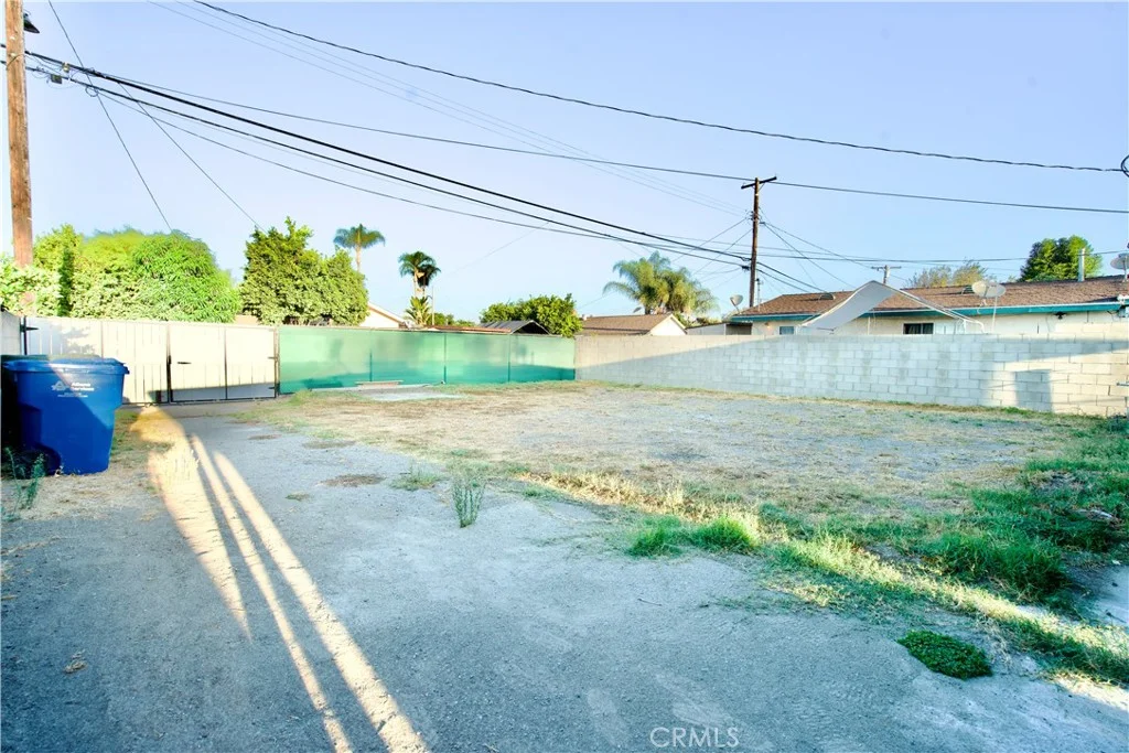 13425 Downey Ave, Paramount, CA 90723