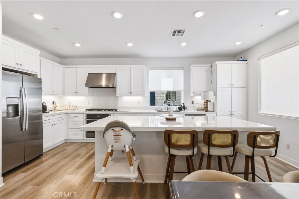 26799 Keystone Loop, Valencia, CA 91381 photo 3