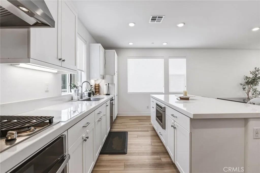 26799 Keystone Loop, Valencia, CA 91381 photo 5