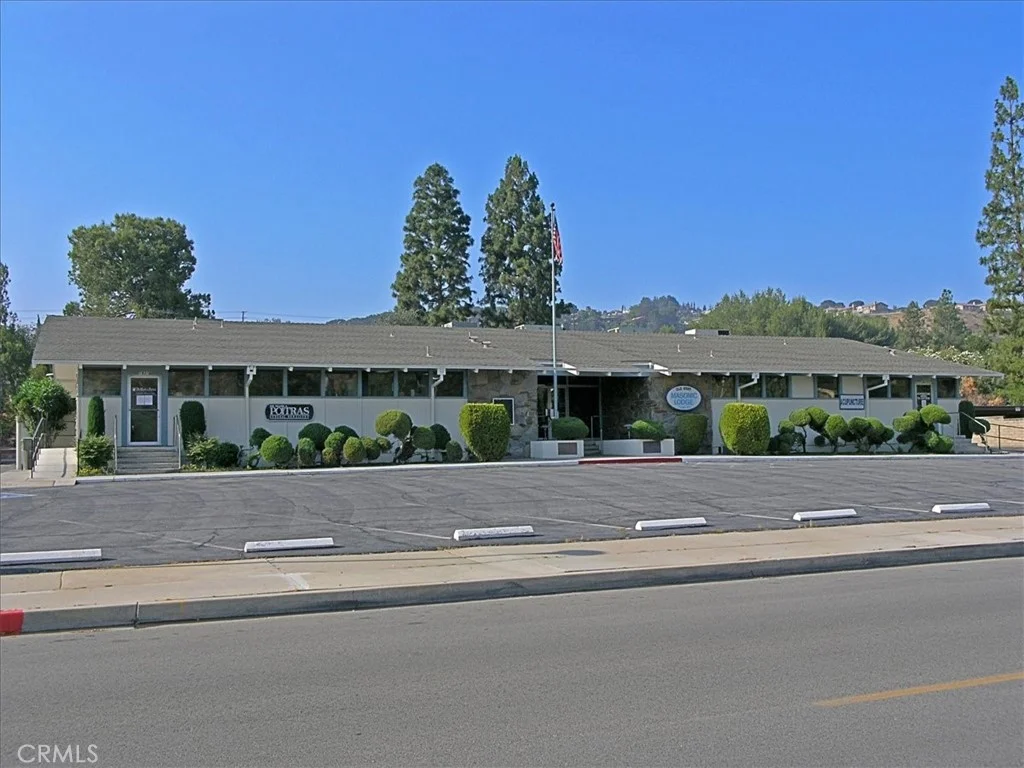 26465 Fairway Cir, Newhall, CA 91321
