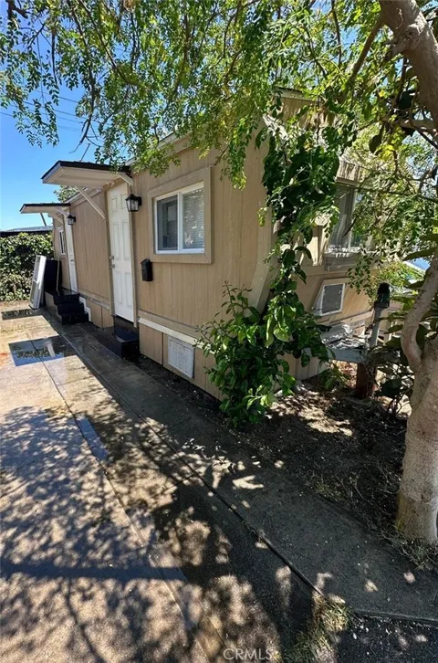 4511 Cecilia Street Unit 16, Cudahy, CA MLS: DW24170483