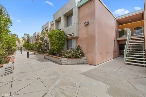 5301 Balboa Boulevard Unit D1, Encino, CA 91316 - MLS#: BB25089791
