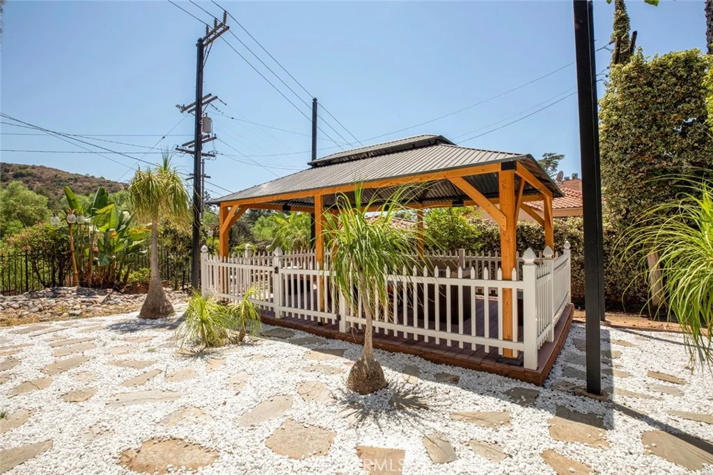 1663 Vista Dr, Glendale, CA 91201