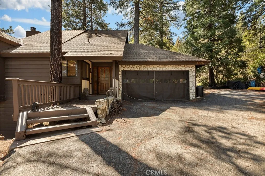 26211 Spyglass Dr, Lake Arrowhead, CA 92352