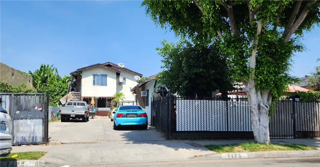 1423 E 78th Street, Los Angeles, CA 90001 | MLS DW23202358 | Listing