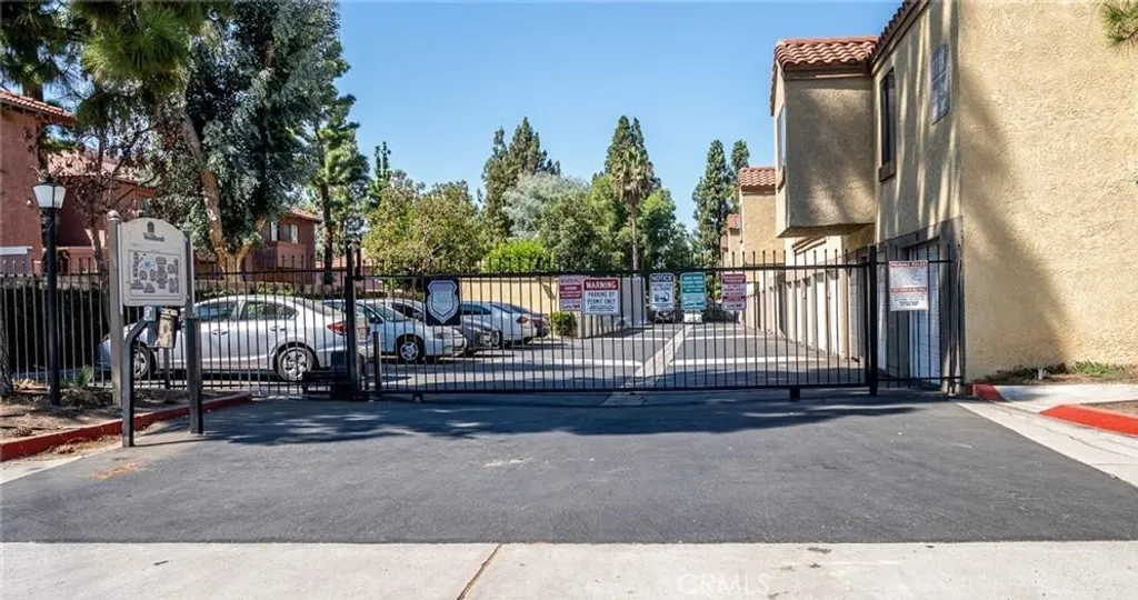 1110 W Blaine St, Riverside, CA 92507