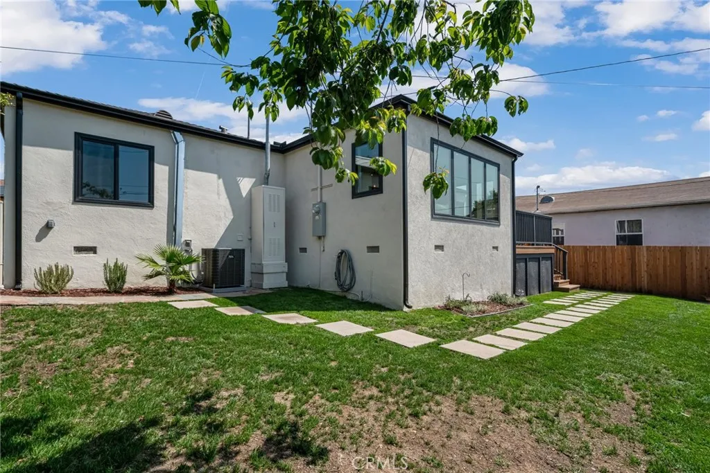 Additional image 62 of 5309 Maymont Dr, Los Angeles, CA 90043