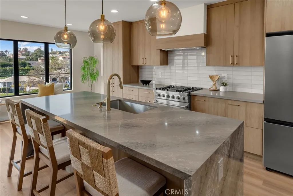 Additional image 43 of 5309 Maymont Dr, Los Angeles, CA 90043