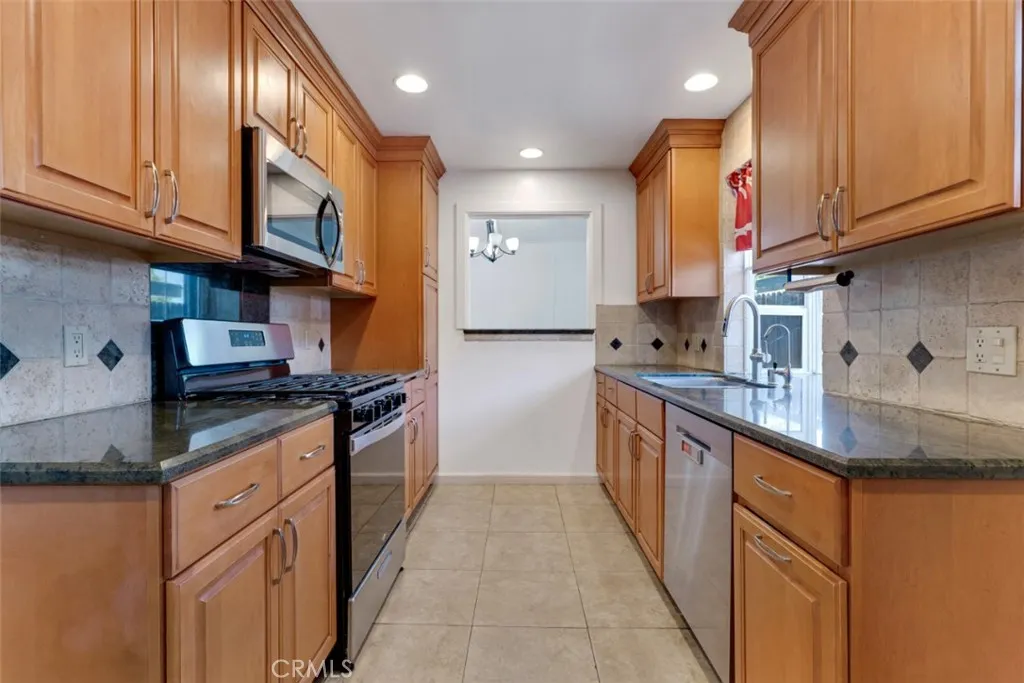 Additional image 14 of 18027 Hatton Street, Reseda, CA 91335