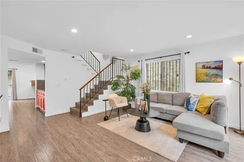 406 S Garfield Avenue Unit 4, Monterey Park, CA MLS: WS25090189
