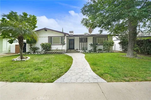 6660 Woodlake Avenue, West Hills, CA MLS: SR25101142