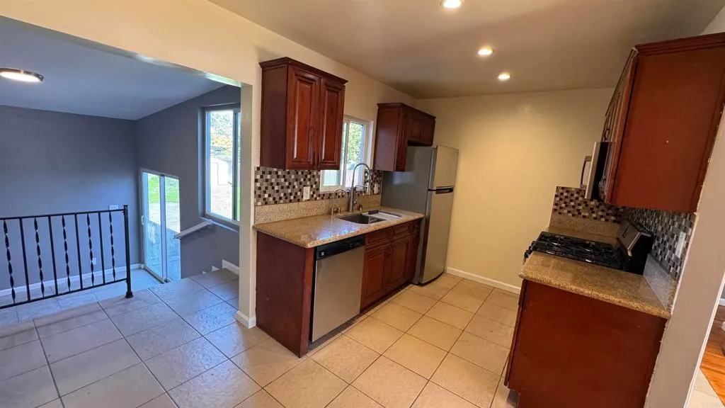 Additional image 7 of 37 E J Street, Chula Vista, CA 91910