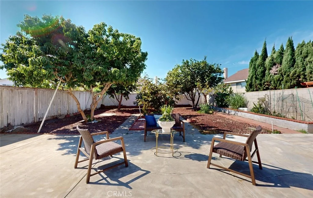 400 North Lisabeth Cmn, Santa Ana, CA 92703